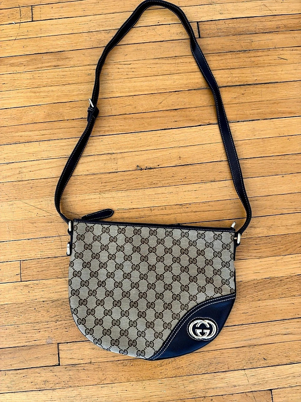 Gucci GG Canvas Interlocking G Shoulder Bag Brown & Black